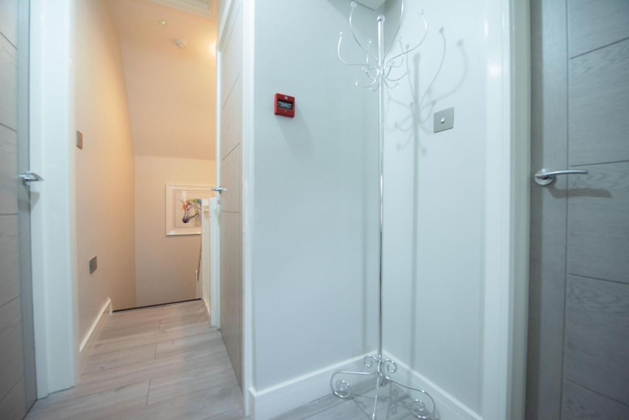 Laurel House Apartment Reading Phòng bức ảnh